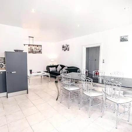 Premium 4 Etoiles, Spacieux Avec Sauna Et Exterieur Apartment *