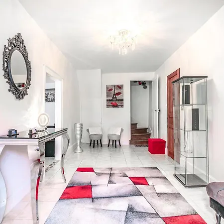 Premium 4 Etoiles, Spacieux Avec Sauna Et Exterieur דירה