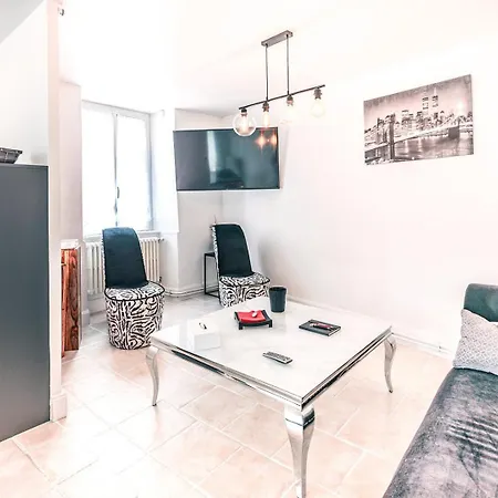 Premium 4 Etoiles, Spacieux Avec Sauna Et Exterieur דירה *